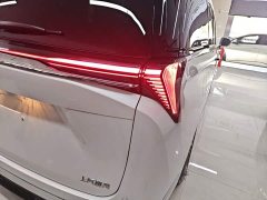 Buick GL8 New Energy Luxe Premium 7-Seater - ფოტო 8