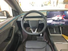 Tesla Model Y L Long Range All-Wheel Drive - ფოტო 11