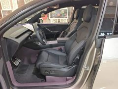 Tesla Model Y L Long Range All-Wheel Drive - ფოტო 15