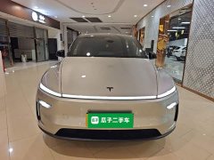 Tesla Model Y L Long Range All-Wheel Drive - ფოტო 3