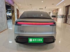 Tesla Model Y L Long Range All-Wheel Drive - ფოტო 6