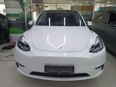 Tesla Model Y Rear-Wheel Drive - ფოტო 3