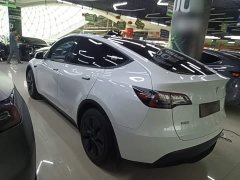 Tesla Model Y Rear-Wheel Drive - ფოტო 5
