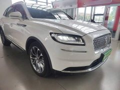 Lincoln Explorer 2.0T AWD Premium - ფოტო 4