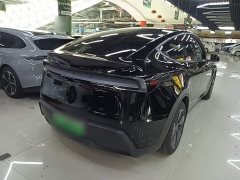 Tesla Model Y Rear-Wheel Drive - ფოტო 7