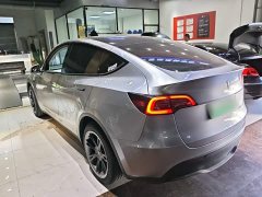 Tesla Model Y Rear-Wheel Drive - ფოტო 5