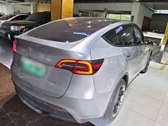 Tesla Model Y Rear-Wheel Drive - ფოტო 7