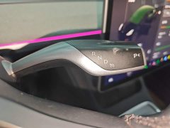 Tesla Model Y Rear-Wheel Drive - ფოტო 14