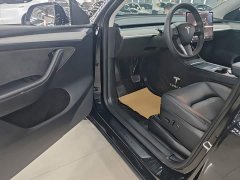 Tesla Model Y Rear-Wheel Drive - ფოტო 16