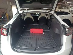 Tesla Model Y Long Range All-Wheel Drive - ფოტო 19