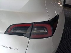 Tesla Model Y Long Range All-Wheel Drive - ფოტო 8