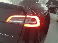 Tesla Model Y Rear-Wheel Drive - ფოტო 8