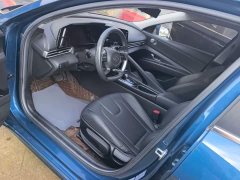 Hyundai Elantra 1.5L CVT GLX Elite - ფოტო 16