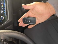 Toyota Corolla Hybrid 1.8H E-CVT Luxury - ფოტო 9
