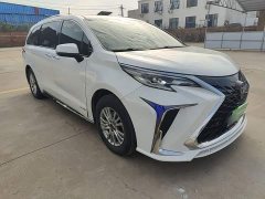 Toyota Sienna 2021 2.5L Hybrid Premium Edition - ფოტო 4
