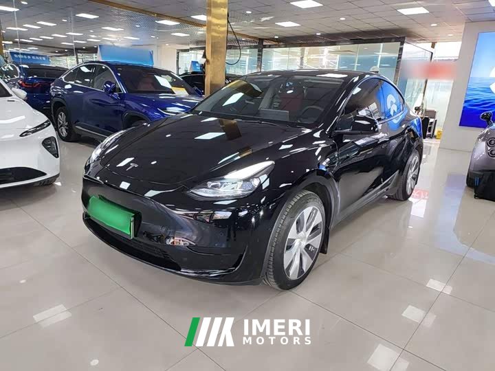 Tesla Model Y Facelift Rear-Wheel Drive