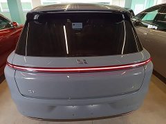 Li Auto L8 Ultra Smart Refresh Edition - ფოტო 6
