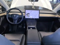 Tesla Model Y Standard Range RWD - ფოტო 10