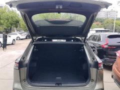 Volkswagen Taos L 380TSI AWD Luxury - ფოტო 19