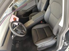 Tesla Model Y Rear-Wheel Drive - ფოტო 15