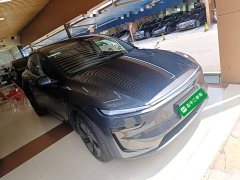 Tesla Model Y Rear-Wheel Drive - ფოტო 4
