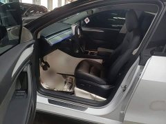 Tesla Model Y Rear-Wheel Drive - ფოტო 15