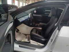 Tesla Model Y Rear-Wheel Drive - ფოტო 16
