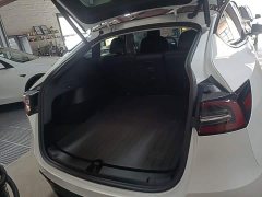 Tesla Model Y Rear-Wheel Drive - ფოტო 19