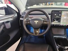 Tesla Model Y Long Range All-Wheel Drive - ფოტო 11