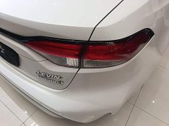 Toyota Corolla Hybrid 1.8H E-CVT Luxury - ფოტო 8