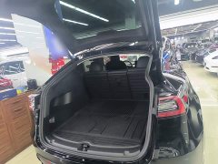 Tesla Model Y Rear-Wheel Drive - ფოტო 19