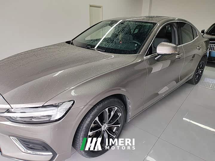 Volvo S60 T4 Intelligent Luxury Edition - ავტომობილი ჩინეთიდან