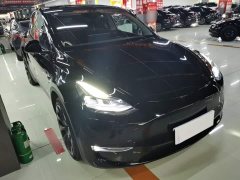 Tesla Model Y Standard Range RWD - ფოტო 4