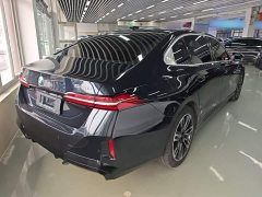 BMW 5 Series 525Li M Sport Package - ფოტო 5
