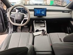 BYD Qin PLUS 2025 DM-i Smart Drive 128KM Entry-Level - ფოტო 10
