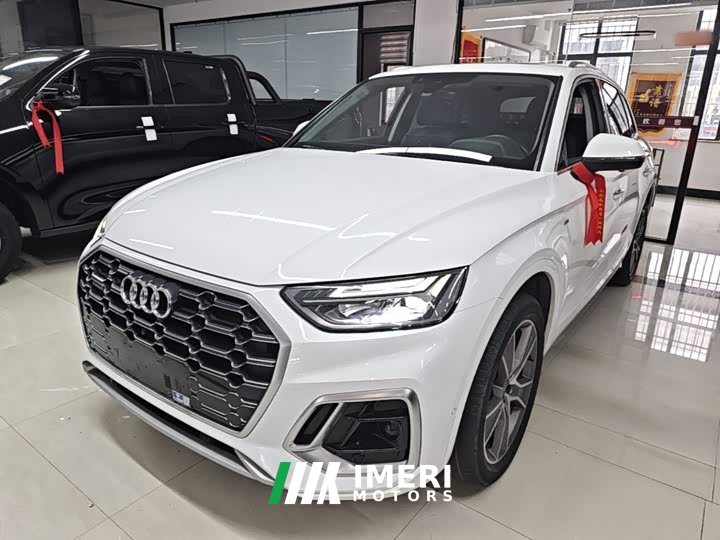 Audi Q5L 2021 45 TFSI Luxury Sport - автомобиль из Китая