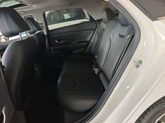 Hyundai Elantra 1.5L CVT Luxury - ფოტო 17
