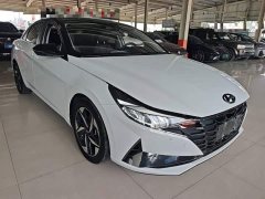 Hyundai Elantra 1.5L CVT Luxury - ფოტო 4
