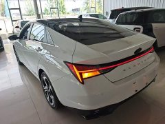 Hyundai Elantra 1.5L CVT Luxury - ფოტო 5