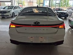 Hyundai Elantra 1.5L CVT Luxury - ფოტო 6