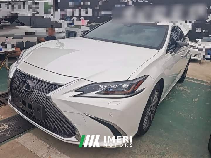 Lexus ES 300h Premium Edition