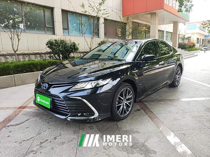 Toyota Camry Hybrid Luxury