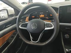 Volkswagen Bora 200TSI DSG Comfort Navigation Edition - ფოტო 11