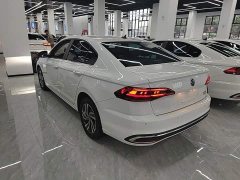 Volkswagen Bora 200TSI DSG Comfort Navigation Edition - ფოტო 5