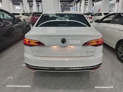 Volkswagen Bora 200TSI DSG Comfort Navigation Edition - ფოტო 6
