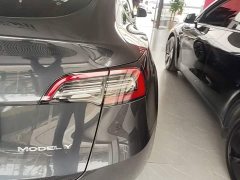 Tesla Model Y Rear-Wheel Drive - ფოტო 8
