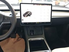 Tesla Model Y Long Range All-Wheel Drive - ფოტო 13