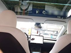 Tesla Model Y Long Range All-Wheel Drive - ფოტო 18