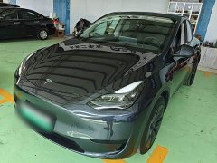 Tesla Model Y Rear-Wheel Drive - ფოტო 2