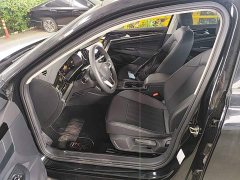 Volkswagen Passat Outstanding Edition 280TSI Business Version - ფოტო 16